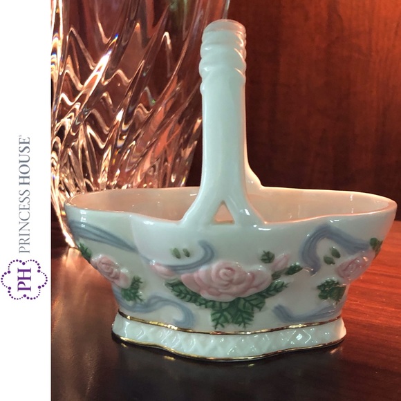 NEW - Vintage Collectable Princess House ”Rose Garland" Porcelain Basket - Picture 1 of 5